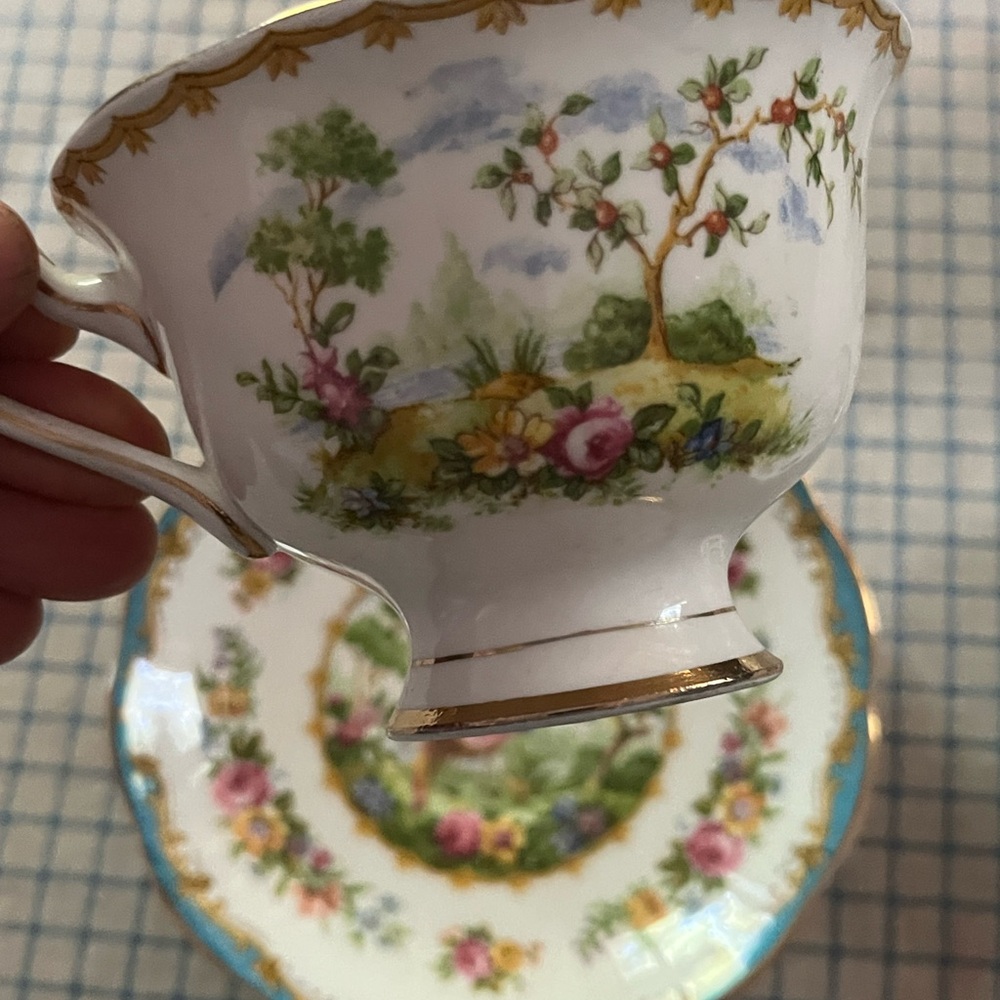 Royal Albert Chelsea Bird Tea Cups - Picture 12 of 16